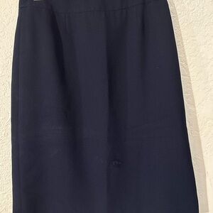 Jones Wear Classic Black Pencil Skirt